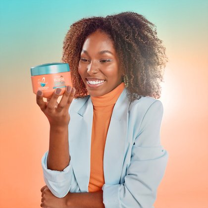 Imagem Modelo Creme De Tratamento Cachos Longos Dos Sonhos | L'Oréal Paris
